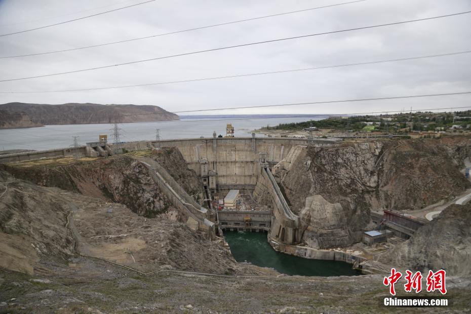 青海省竜羊峽水力発電所を訪ねて