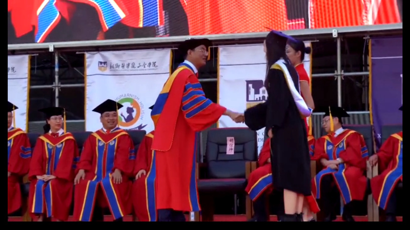 大學(xué)の卒業(yè)式で學(xué)長が見せてくれたお茶目な心遣いとは？