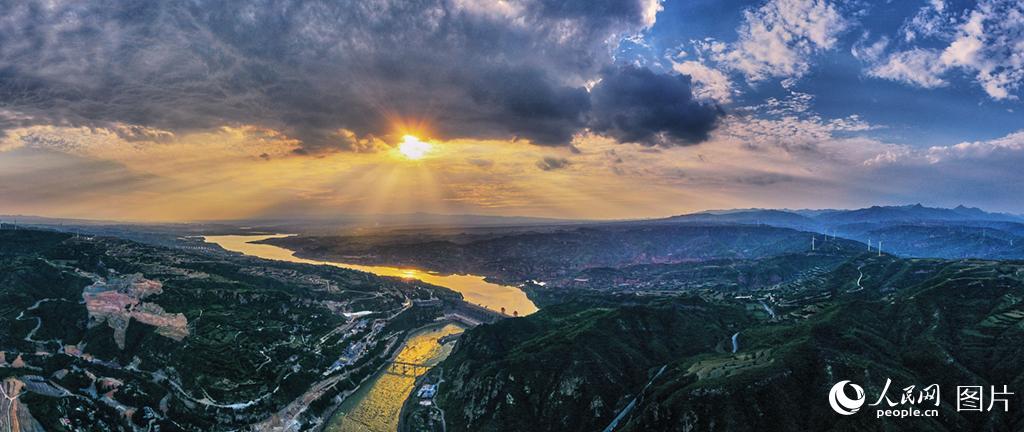 上空から眺めた雄大な三門峽水利ターミナルの絶景