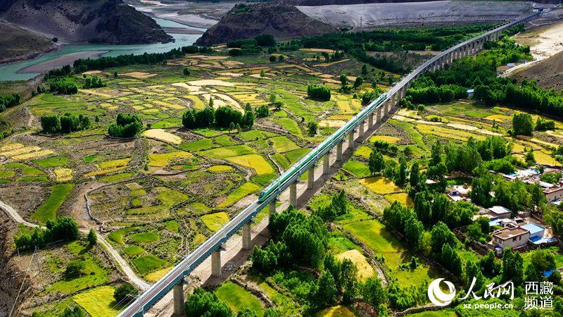 ラサからニンティまでの移動時(shí)間が3時(shí)間29分に！拉林鉄道が開通