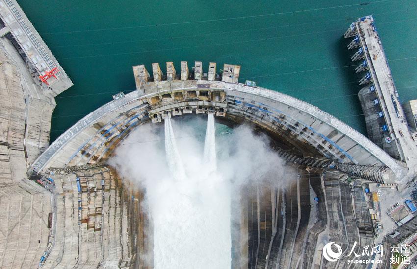 白鶴灘水力発電所、発電機(jī)第1弾が発電開始