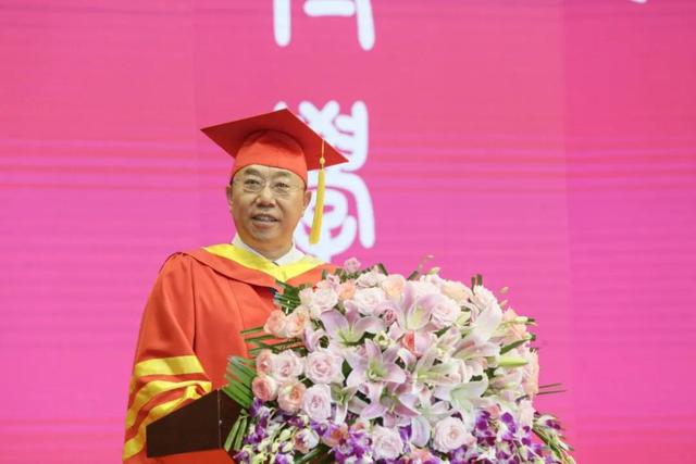 山西大同大學(xué)の馮鋒學(xué)長(zhǎng)（畫(huà)像は微信（WeChat）公式アカウントから）。