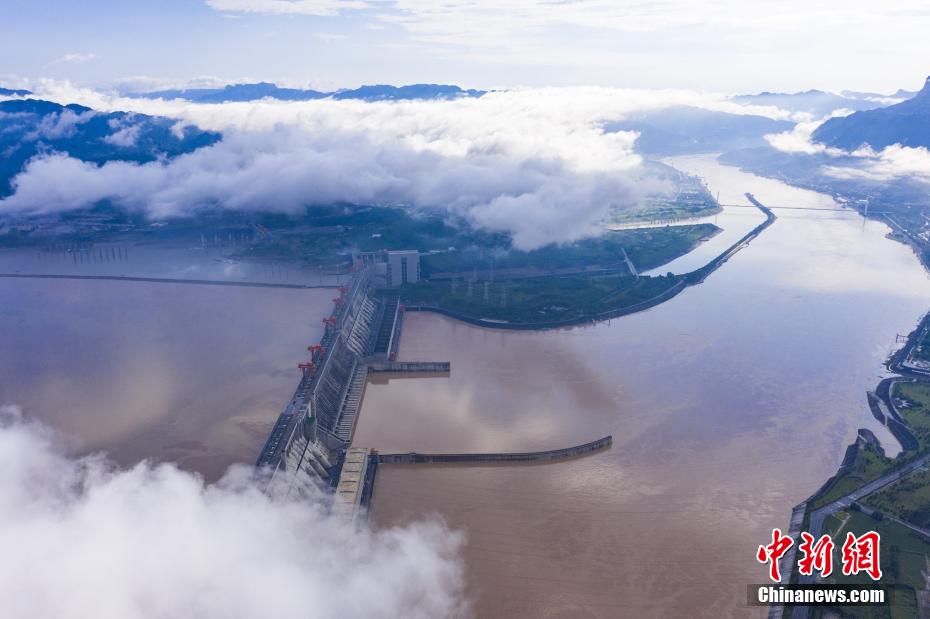 集中豪雨で三峽ダムの水位上昇