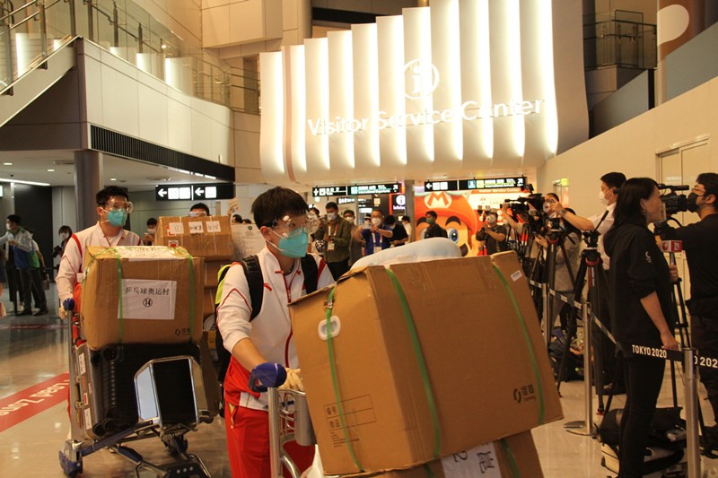 卓球、女子サッカーなど中國五輪選手団第2陣が東京に到著