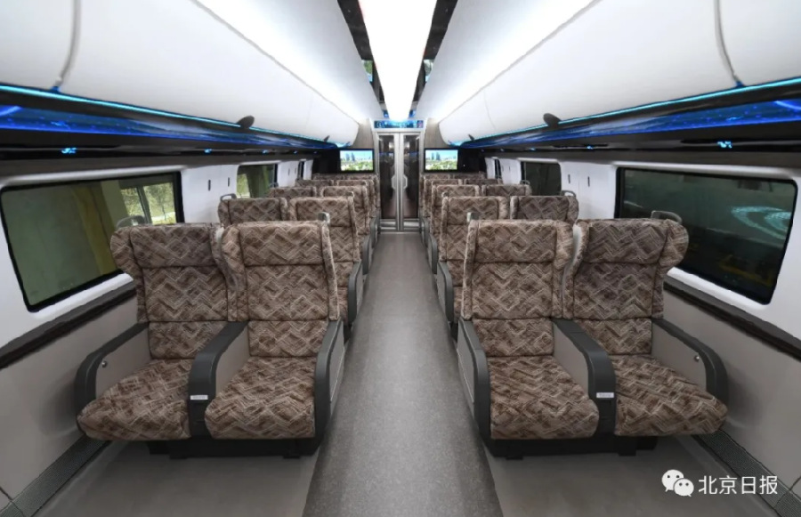 中國の時(shí)速600キロ高速リニアがラインオフ