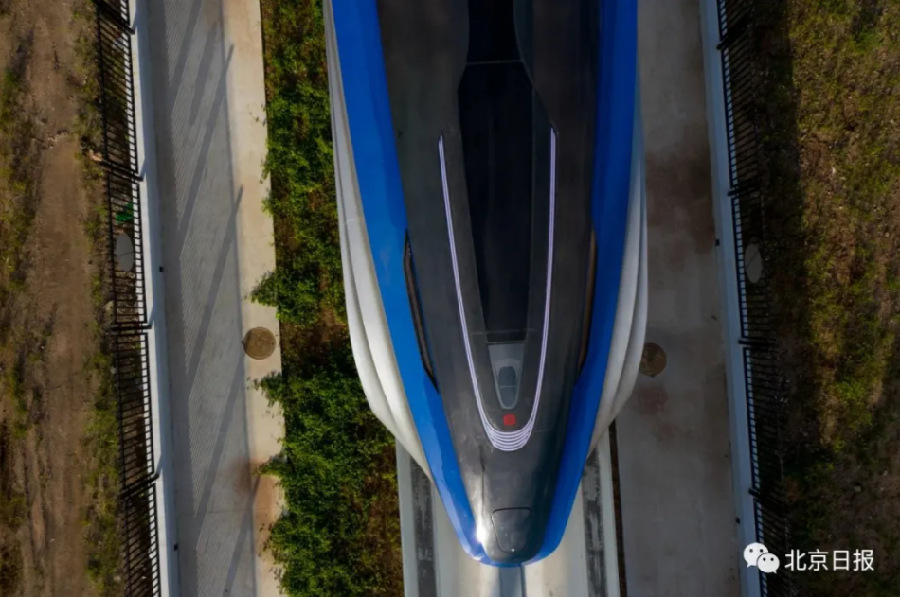 中國の時速600キロ高速リニアがラインオフ