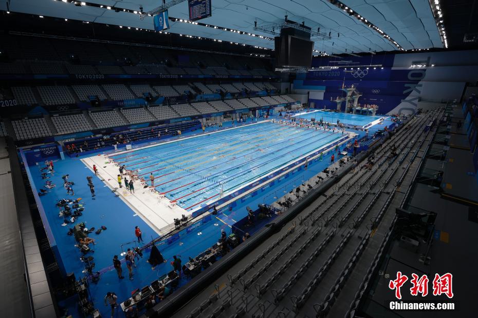 東京アクアティクスセンターで最終調整を行う各國の五輪代表選手