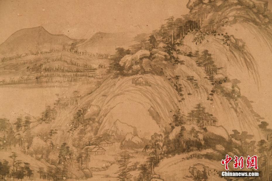 「富春山居図」の剩山図巻（複製寫真、撮影?王剛）。