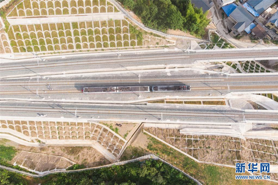 張吉懐高速鉄道、通電走行テストを開始