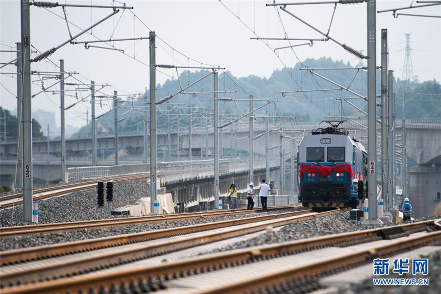張吉懐高速鉄道、通電走行テストを開始