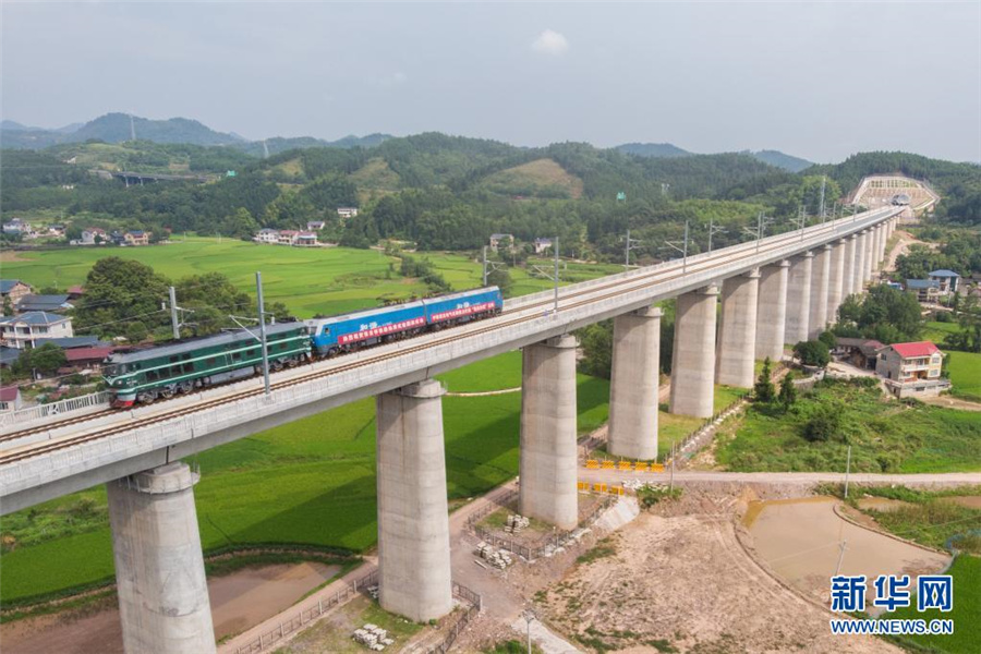 張吉懐高速鉄道、通電走行テストを開始