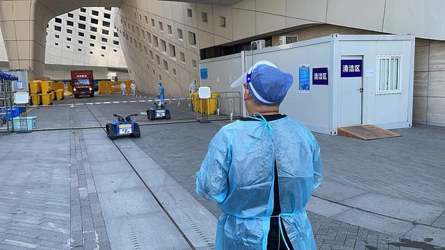 1時間に7萬平方メートルを消毒できる防疫ミニ戦車　江蘇省南京