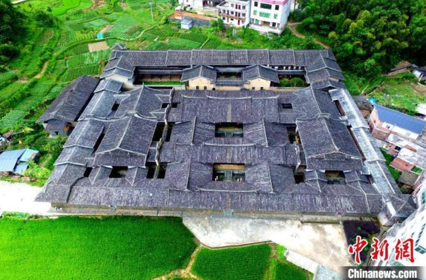 上空から撮影した民間の「堡塞」--仁和荘　福建省福州