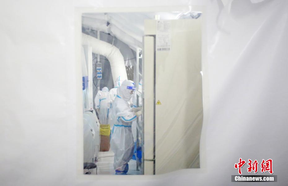 24時間體制でコロナと闘うPCR検査施設「猟鷹號」実験室　江蘇省揚州