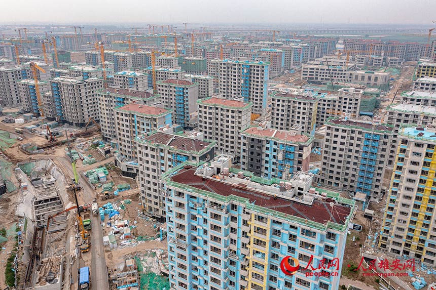 雄安新區(qū)雄東エリアに立ち並ぶ約200棟の立ち退き者用住宅　河北省