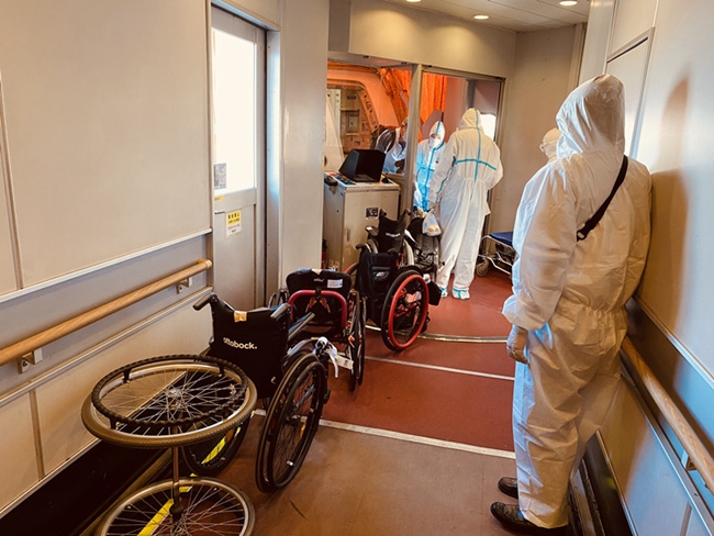 東京パラリンピック中國選手団第一陣が日本に到著