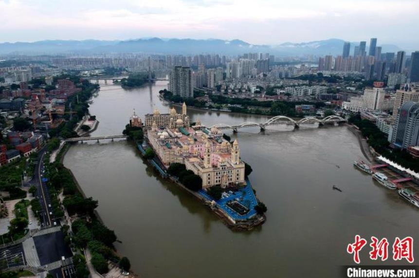 まるで青い巨大船！上空から撮影した中洲島　福建省福州