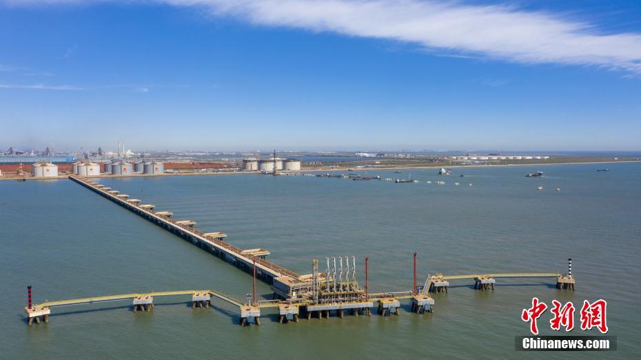 貯蔵量國內(nèi)最大のLNG基地が操業(yè)開始　河北省唐山