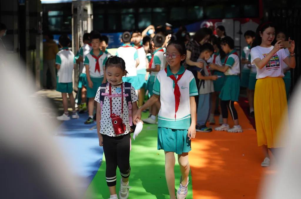 9月1日の新學(xué)期スタート迎えた中國(guó)各地