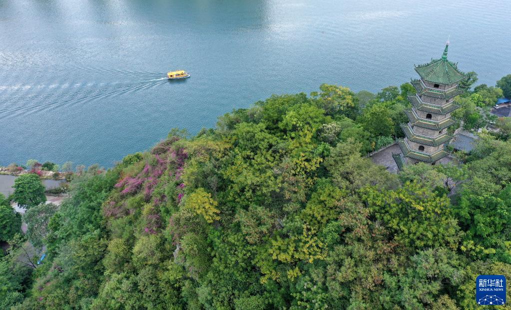 水上公共交通機(jī)関が運(yùn)航を再開　広西柳州