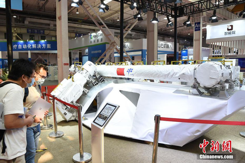 宇宙ステーション大型ロボットアームが世界ロボット大會(huì)に登場(chǎng)