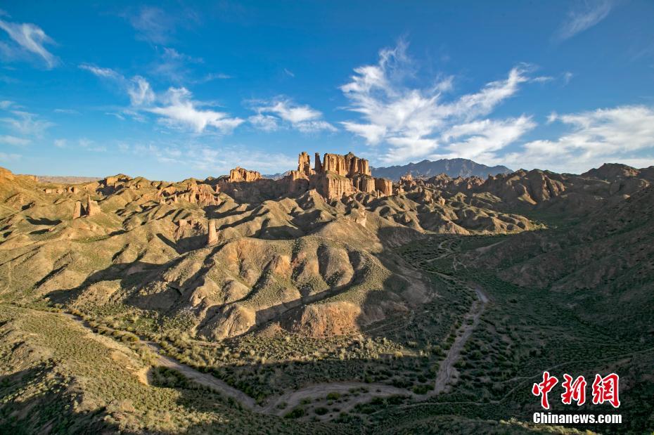 9月11日、甘粛省張掖氷溝丹霞景勝地の景観（撮影?成林）。