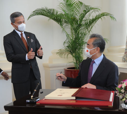 王毅部長「中國は世界の新型コロナとの闘いで5つの『率先』を達(dá)成」