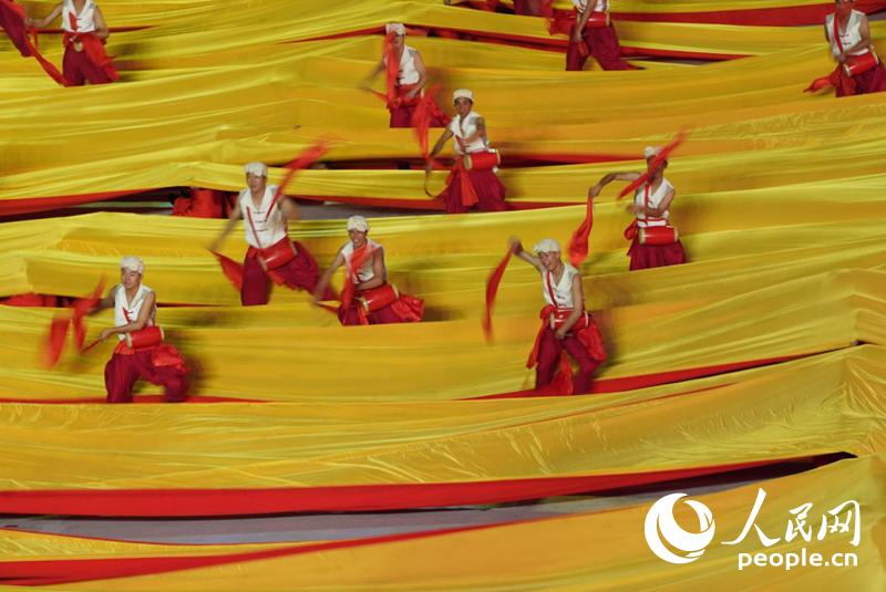 第14回全國(guó)運(yùn)動(dòng)會(huì)開(kāi)會(huì)式で「奮闘する新時(shí)代　新たな道を邁進(jìn)」パフォーマンス　陝西省西安