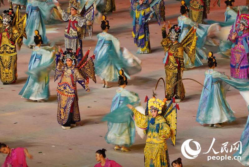 第14回全國(guó)運(yùn)動(dòng)會(huì)開會(huì)式で「奮闘する新時(shí)代　新たな道を邁進(jìn)」パフォーマンス　陝西省西安