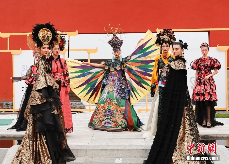 漢服クリエイティブ大型ショーが北京ファッションウィークに登場(chǎng)