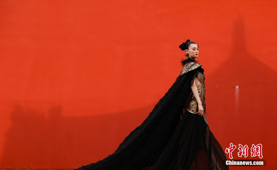 漢服クリエイティブ大型ショーが北京ファッションウィークに登場