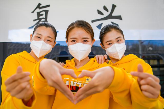 京張高速鉄道の乗務(wù)員がスポーツウェアでオリパラムード盛り上げ