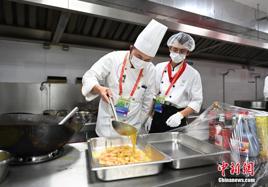 全國(guó)運(yùn)動(dòng)會(huì)の選手村レストランを訪ねて　陝西省西安