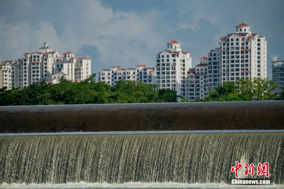 秋雨が生み出した美しい風(fēng)景、萬泉河に「パールのカーテン」　海南省瓊海