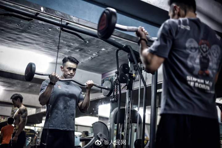 15.6キロ減量してボディービルコンテストに出場(chǎng)した末期がん男性