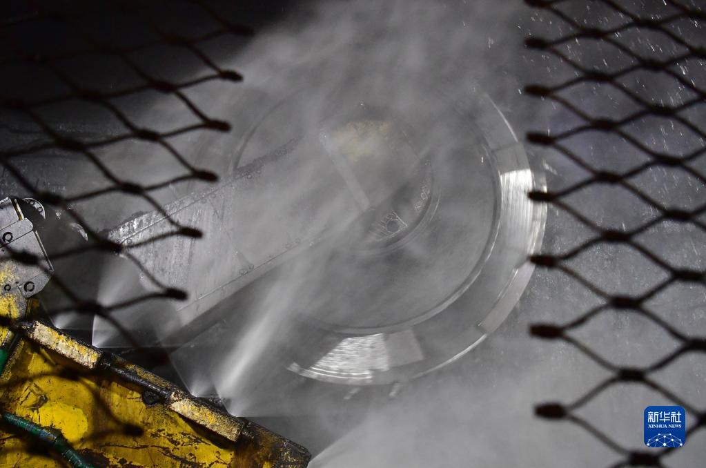 中國のスマート鉱山、スマホで大型設(shè)備を操作