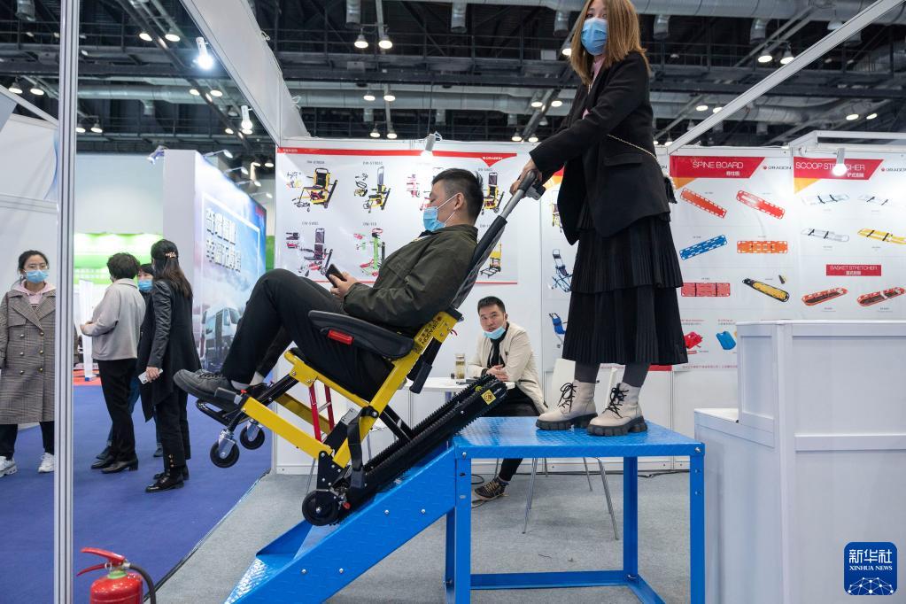 中國國際福祉博覧會で展示された様々な補裝具