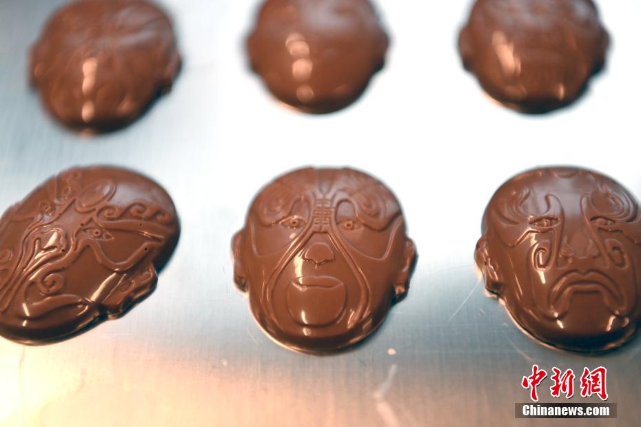 パンダチョコにマージャンチョコ！四川テイスト満載なチョコが人気に　四川省