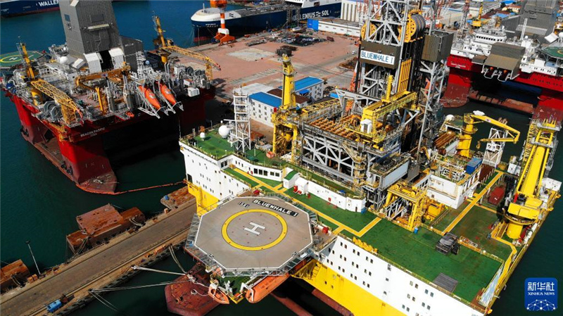 「國の重器」の「藍鯨1號」を訪ねて