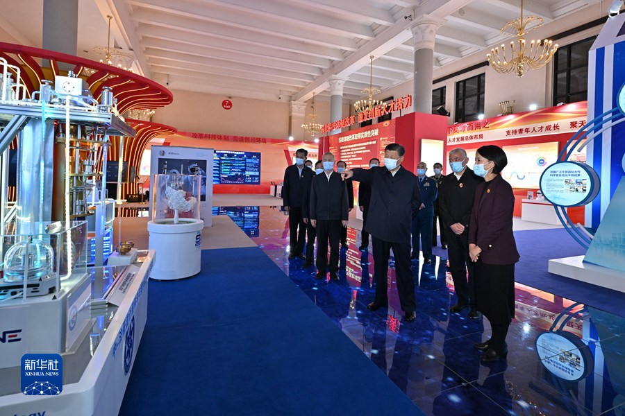 習近平総書記が「第13次五カ年計畫」科學技術革新成果展を視察　「高水準の科學技術の自立?強化を加速」