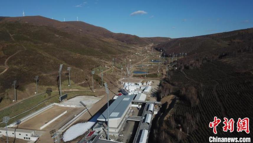 長(zhǎng)城に「抱かれた」冬季五輪會(huì)場(chǎng)　河北省張家口市