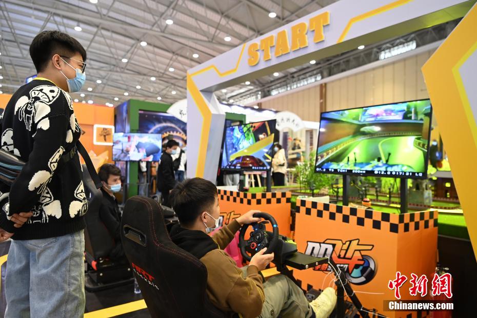 成都クリエイティビティ?デザイン産業(yè)展覧會がスタート　四川省