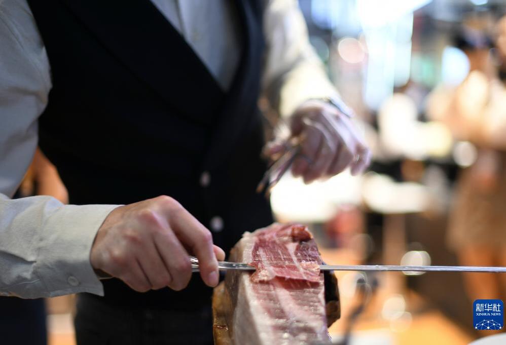 「舌で味わう」輸入博