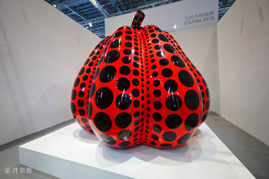 輸入博に登場した草間彌生の作品「南瓜」（寫真著作権は澎湃影像が所有のため転載禁止）。 