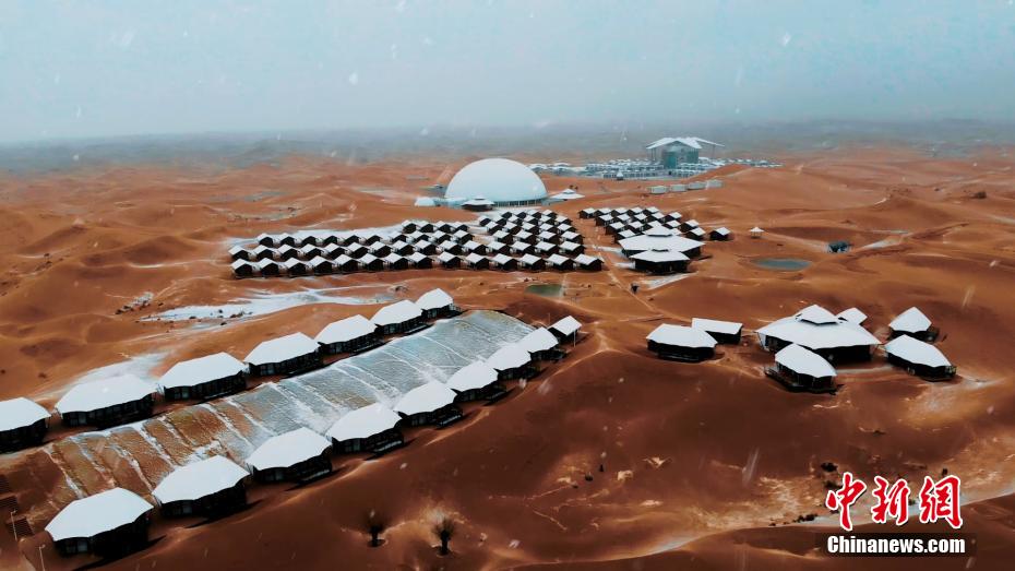 雪と砂漠の絶景広がる寧夏回族自治區(qū)の中衛(wèi)市沙坡頭區(qū)