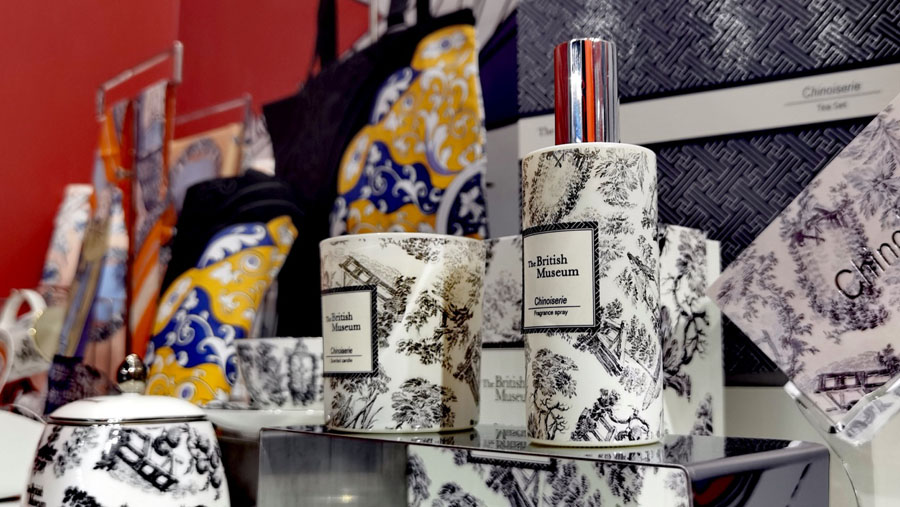 大英博物館関連グッズのアロマディヒューザー（撮影?羨江楠）。