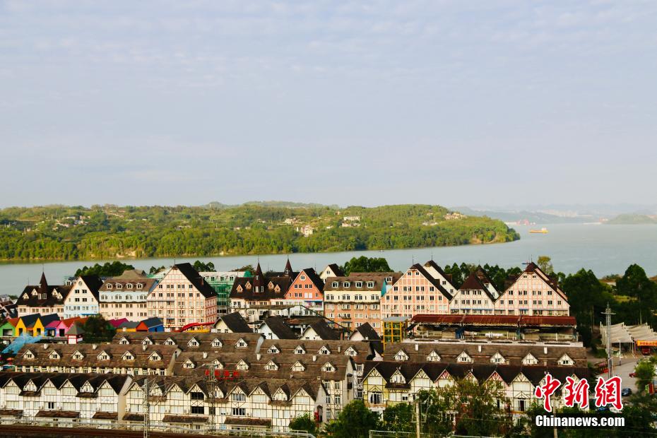 初冬ならではの趣見せる三峽ダムエリア　重慶
