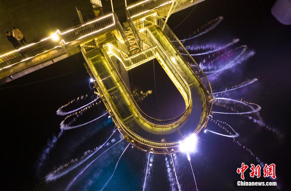 初冬ならではの趣見せる三峽ダムエリア　重慶