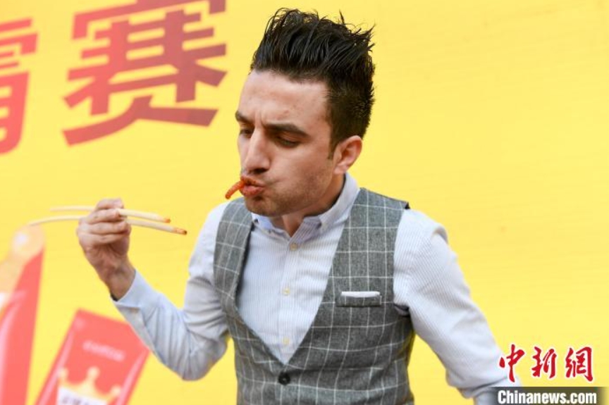 國內外の「激辛の達人」が「麻辣王」の座を競う　湖南省長沙