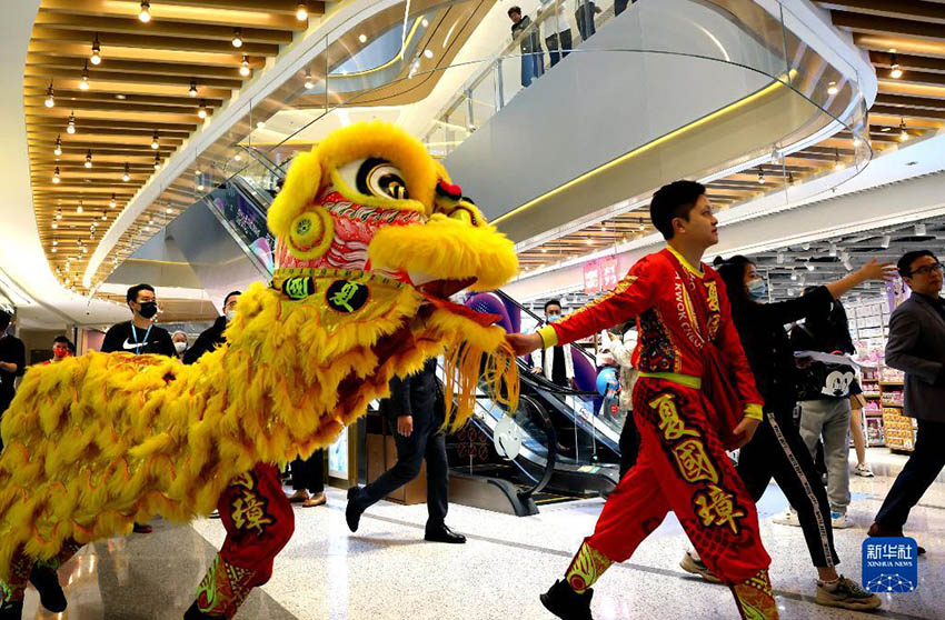 上海初の長(zhǎng)時(shí)間営業(yè)のショッピングセンターがオープン